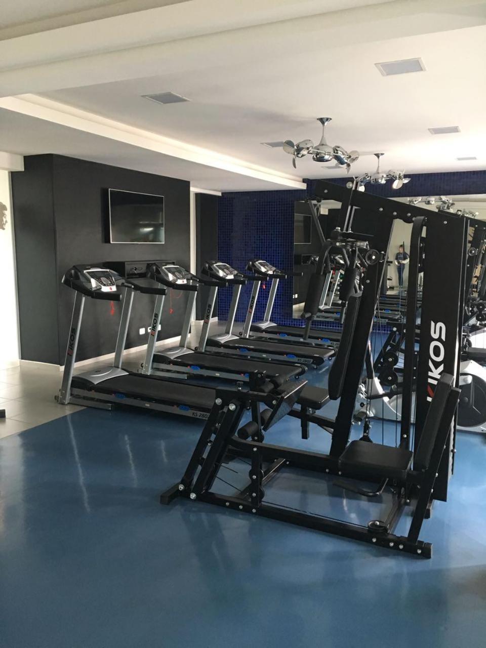 Estudio Moderno Com Linda Vista Para A Serra Curitiba Luaran gambar
