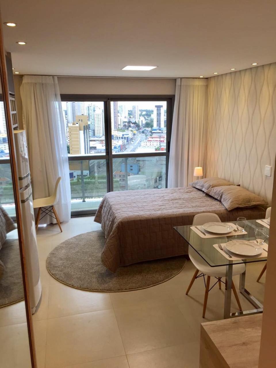 Estudio Moderno Com Linda Vista Para A Serra Curitiba Luaran gambar