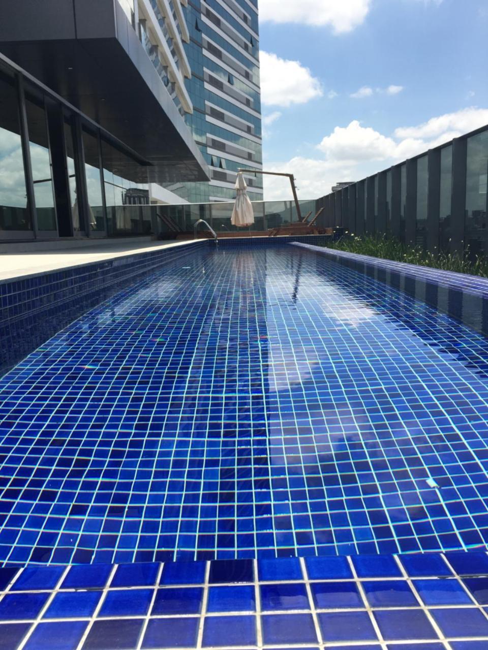 Estudio Moderno Com Linda Vista Para A Serra Curitiba Luaran gambar
