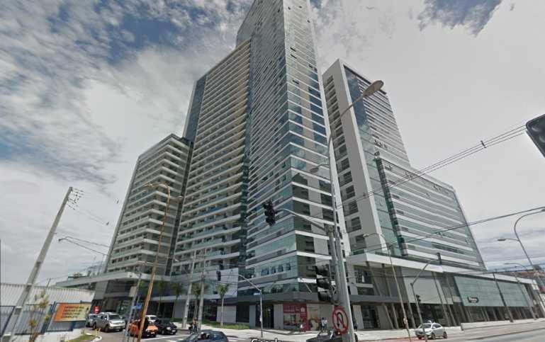 Estudio Moderno Com Linda Vista Para A Serra Curitiba Luaran gambar