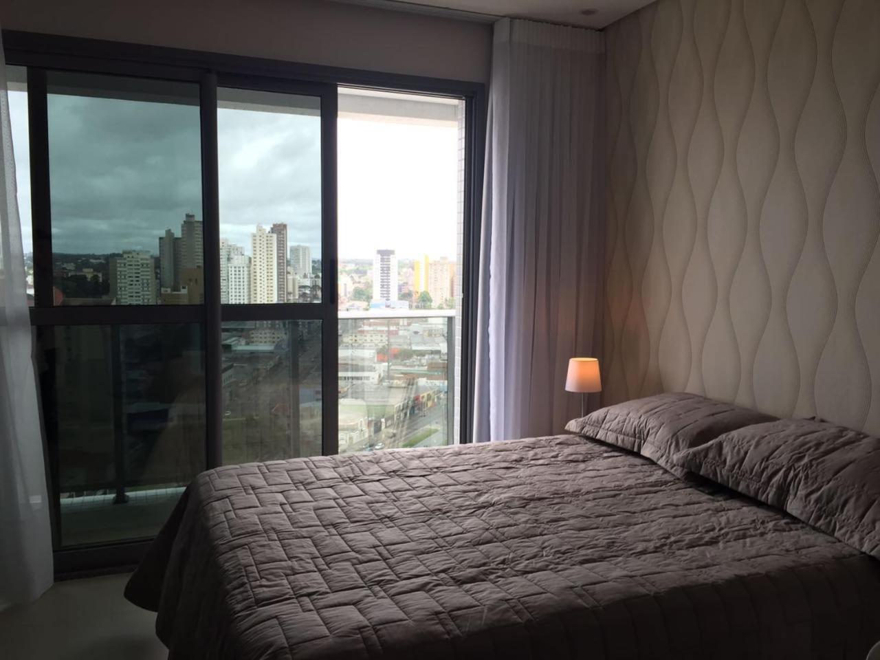 Estudio Moderno Com Linda Vista Para A Serra Curitiba Luaran gambar